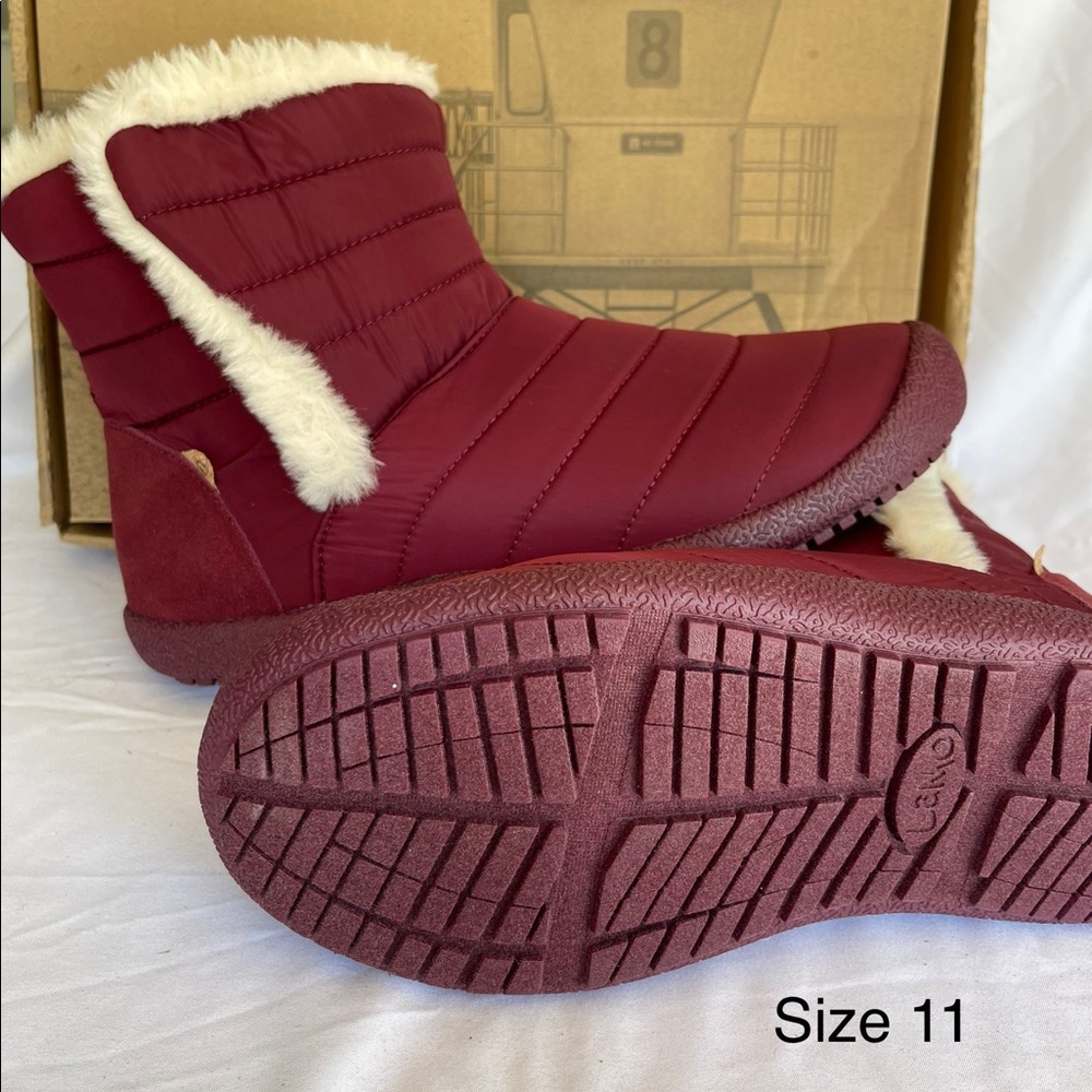 New Women’s Lamo Water Resistant Puffer Boots